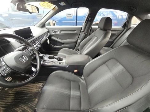 Used 2023 Honda Civic Sport image 3