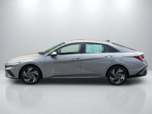 Used 2024 Hyundai Elantra Limited FWD image 4