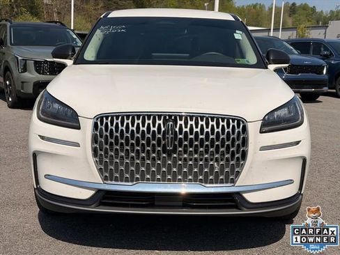 Used 2024 Lincoln Corsair AWD w/ Towing Package image 18