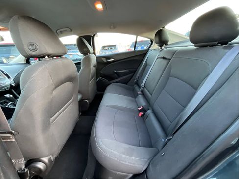Used 2017 Chevrolet Cruze LT FWD image 12