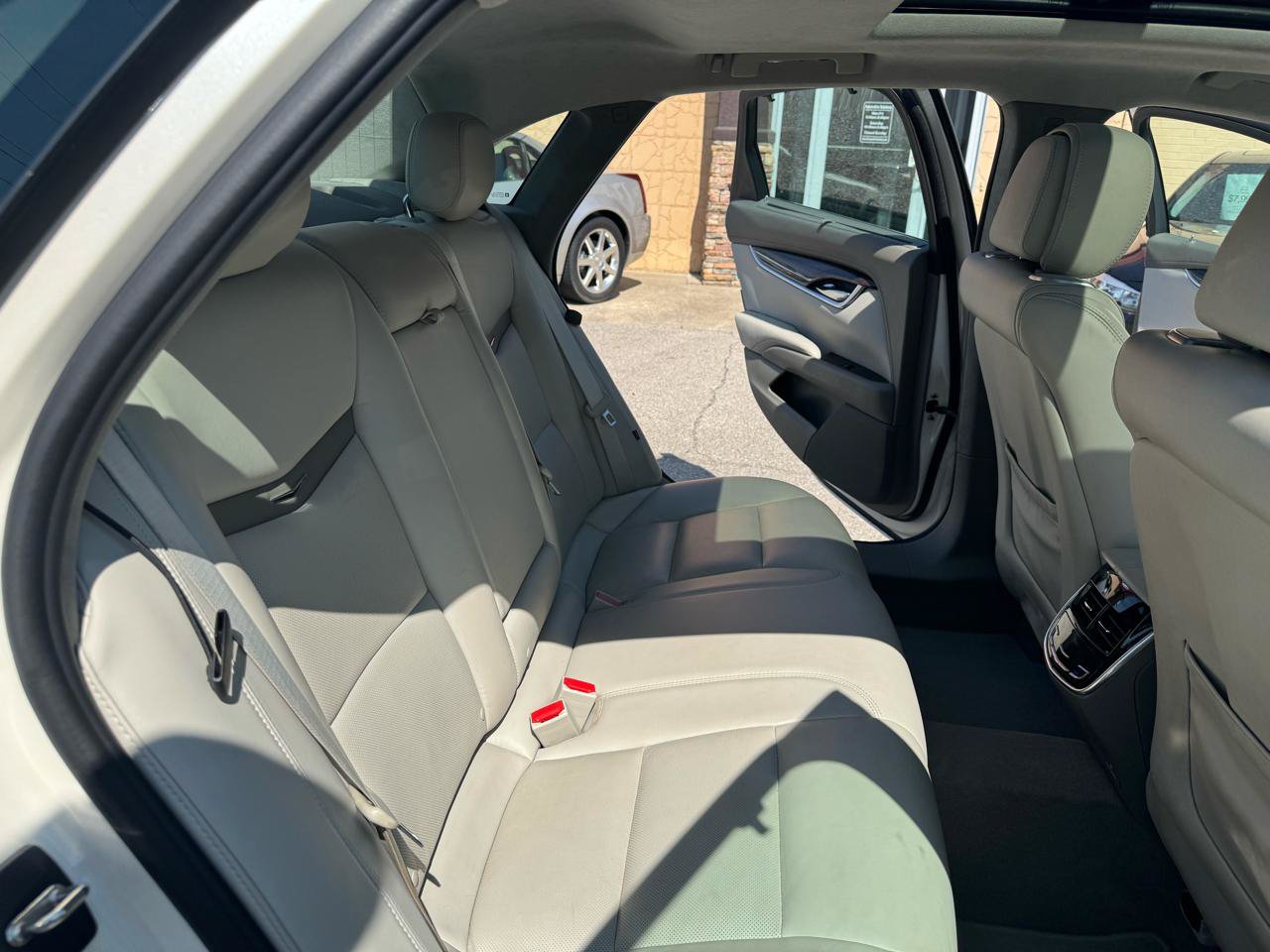 Used 2013 Cadillac XTS Platinum FWD image 21