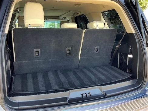 Used 2019 Ford Expedition Platinum image 11