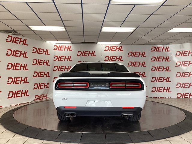 Used 2017 Dodge Challenger SXT RWD image 6