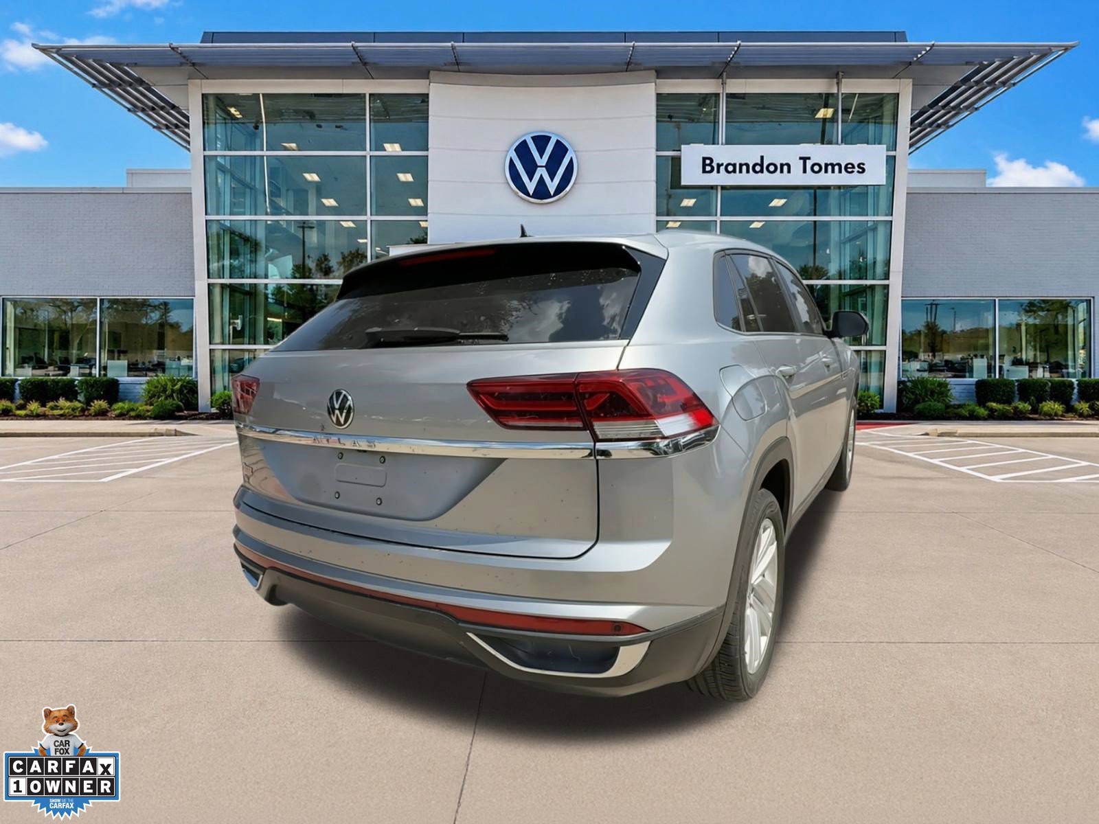 Used 2023 Volkswagen Atlas Cross Sport SE FWD image 9