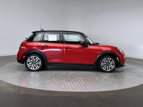 Used 2026 MINI Cooper 4-Door Hardtop FWD image 10