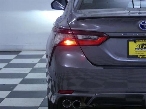 Used 2023 Toyota Camry SE image 29