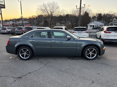 Used 2005 Chrysler 300 C w/ Protection Group II image 2