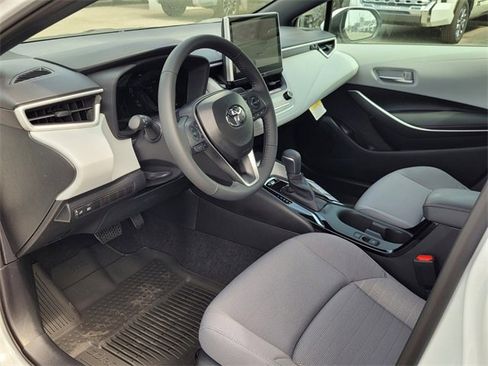 Used 2025 Toyota Corolla SE image 13