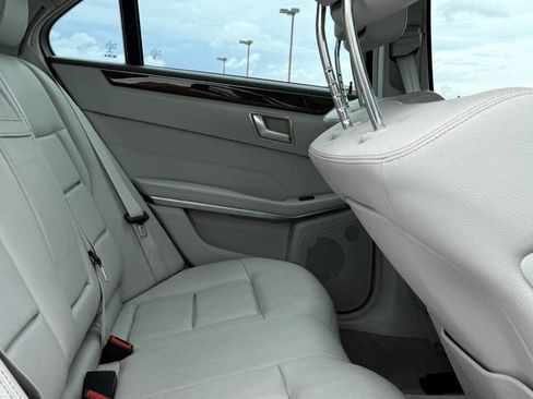 Used 2014 Mercedes-Benz E 350 Sedan image 25