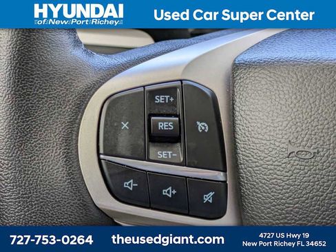 Used 2023 Ford Explorer XLT image 34