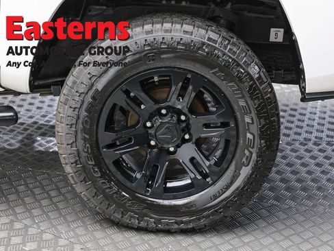 Used 2021 Toyota Tacoma SR AWD/4WD image 8
