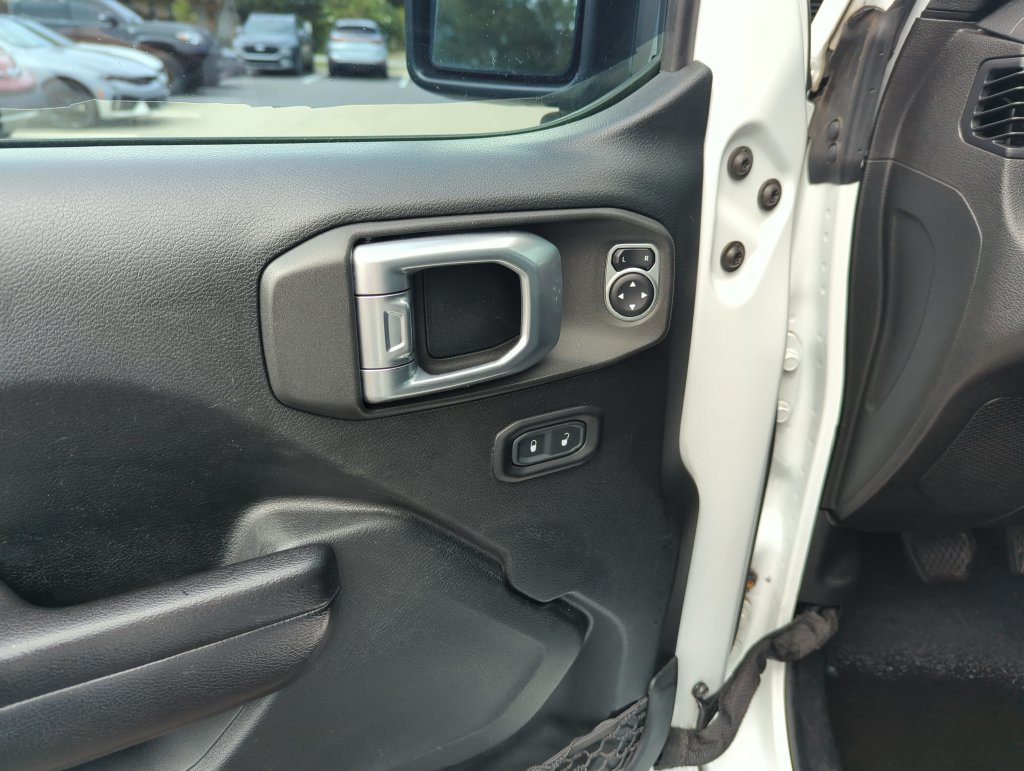 Used 2020 Jeep Gladiator Rubicon AWD/4WD image 19