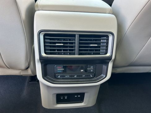 Used 2025 Volkswagen Atlas SEL Premium R-Line AWD/4WD image 28