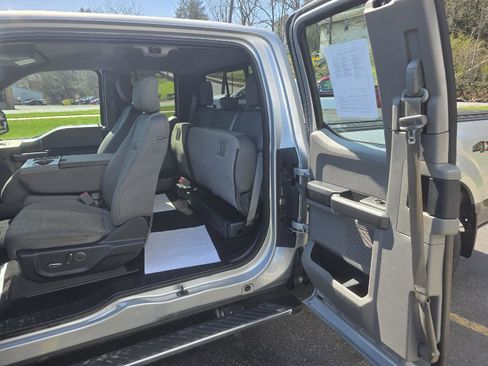 Used 2015 Ford F150 XLT w/ Equipment Group 302A Luxury image 16