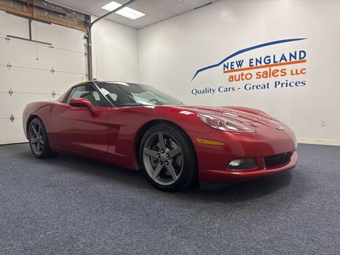 Used 2005 Chevrolet Corvette Coupe w/ Preferred Equipment Group RWD image 6