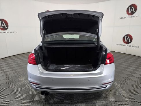 Used 2017 BMW 330i xDrive Sedan image 9