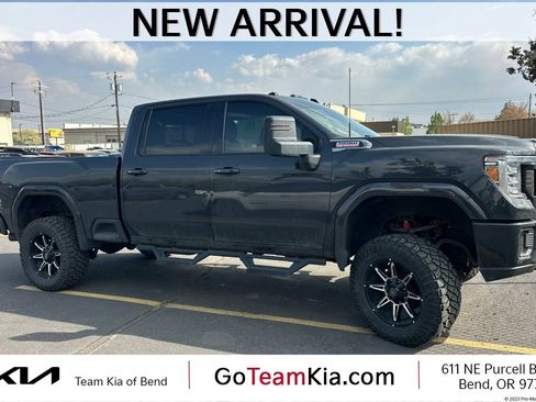 Used 2020 GMC Sierra 2500 AT4 w/ AT4 Premium Package AWD/4WD image 1