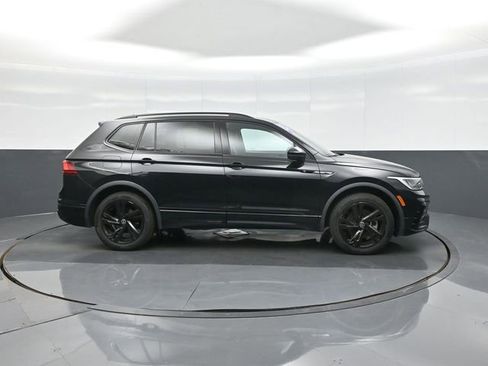 Used 2023 Volkswagen Tiguan SE R-Line FWD image 8