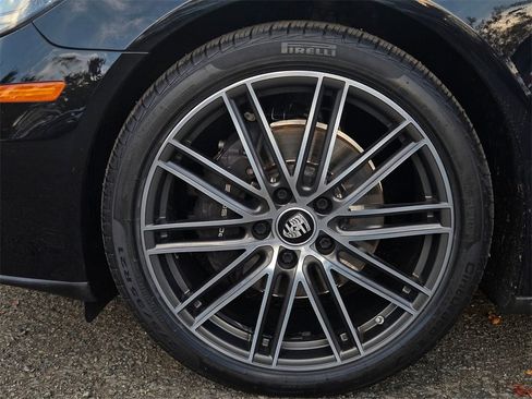 Used 2022 Porsche Panamera 4 w/ Premium Package image 9