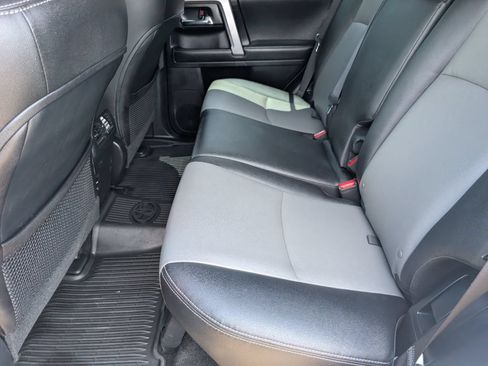 Used 2018 Toyota 4Runner SR5 Premium AWD/4WD image 9