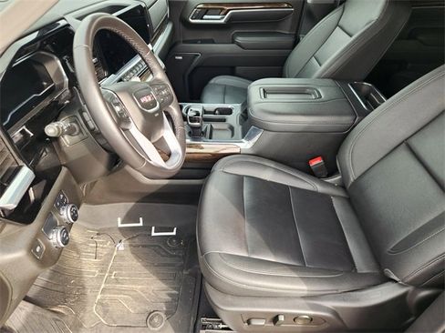 Used 2022 GMC Sierra 1500 Elevation w/ Elevation Premium Package image 8