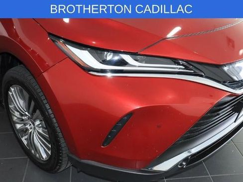 Used 2022 Toyota Venza Limited AWD/4WD image 12