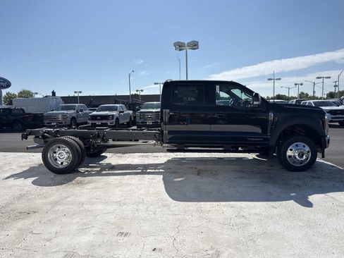 New 2026 Ford F550 4x4 Crew Cab image 2