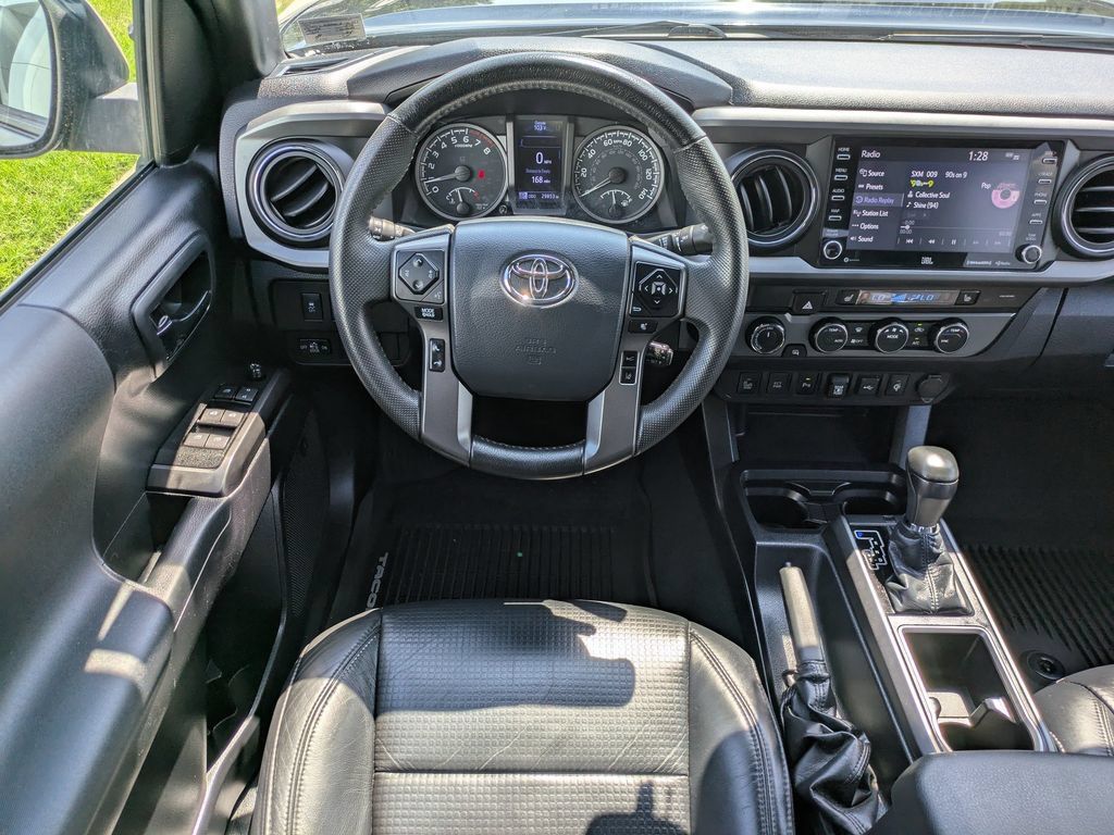 Used 2020 Toyota Tacoma TRD Sport w/ TRD Premium Sport Package AWD/4WD image 16