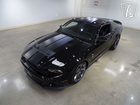 Used 2010 Ford Mustang Shelby GT500 image 9