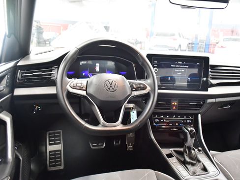 Used 2025 Volkswagen Jetta Sport FWD image 8