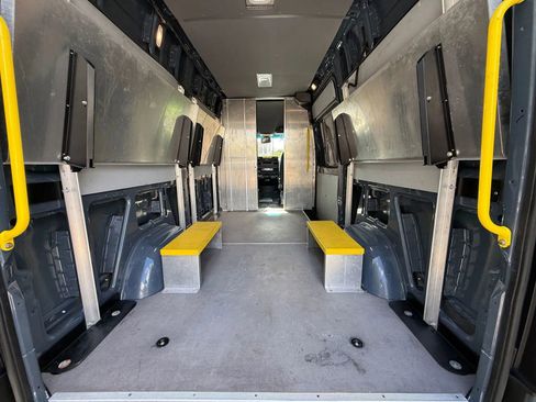 Used 2019 Mercedes-Benz Sprinter 144 image 10