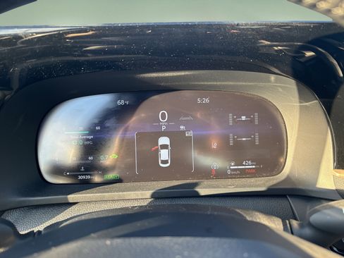 Used 2023 Toyota Crown XLE image 12