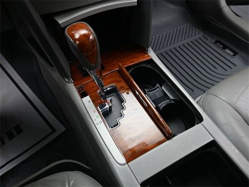 Used 2011 Toyota Camry XLE image 22