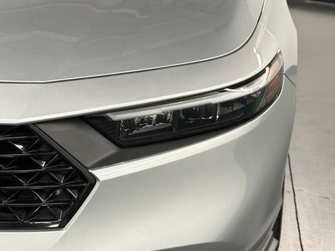 Used 2023 Honda Accord EX image 11