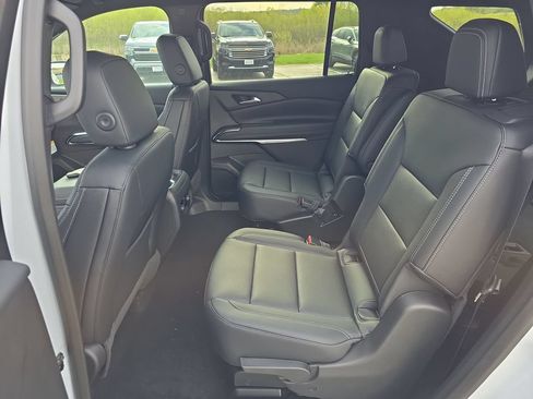 Certified 2026 Chevrolet Traverse LT w/ Midnight/Sport Edition AWD/4WD image 26