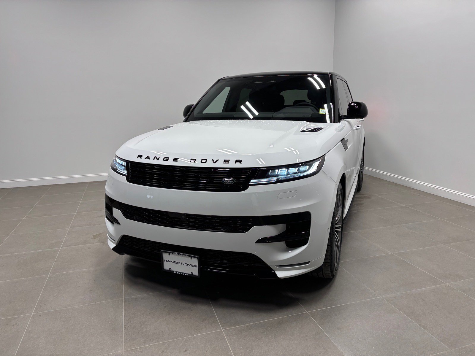 New 2026 Land Rover Range Rover Sport Dynamic SE AWD/4WD image 2