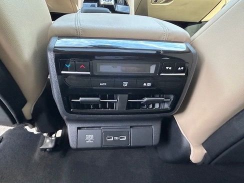 Used 2023 Acura MDX SH-AWD image 17