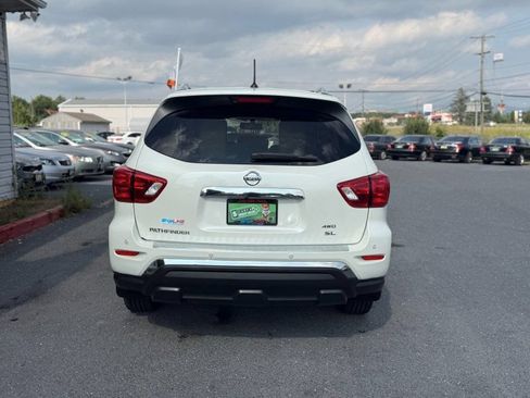 Used 2017 Nissan Pathfinder SL AWD/4WD image 6