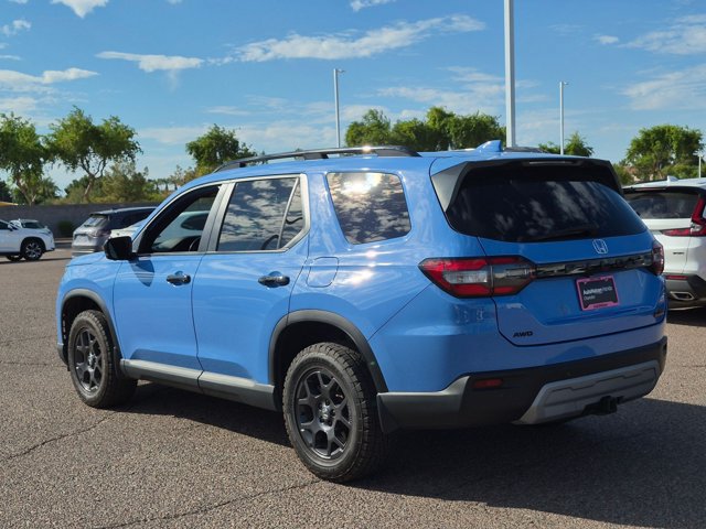 Used 2025 Honda Pilot TrailSport image 7