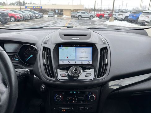Used 2017 Ford Escape Titanium FWD image 11
