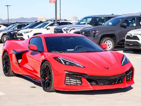 Used 2025 Chevrolet Corvette Z06 image 3