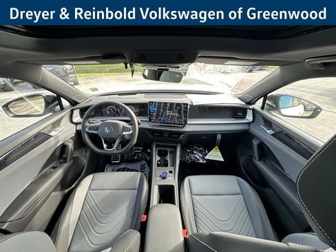 New 2026 Volkswagen Tiguan SE R-Line AWD/4WD image 11