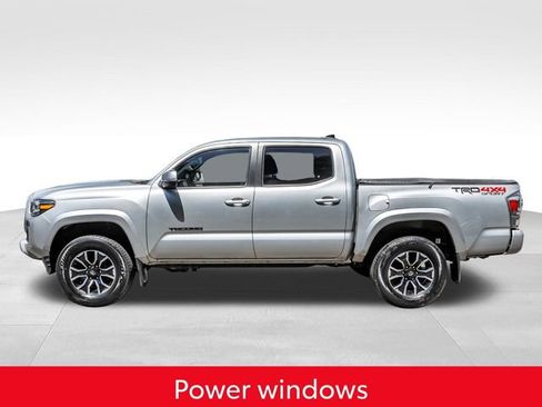 Used 2023 Toyota Tacoma TRD Sport AWD/4WD image 12