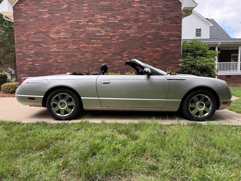 Used 2005 Ford Thunderbird RWD image 48