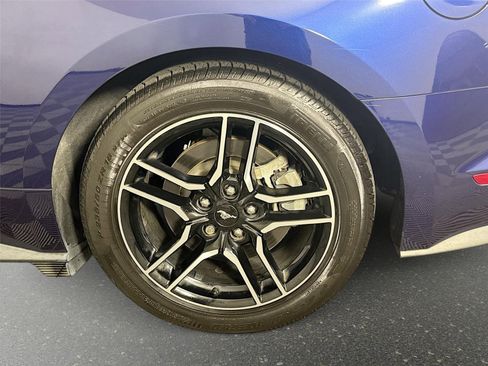 Used 2019 Ford Mustang GT Premium w/ Carbon Sport Interior Package RWD image 27