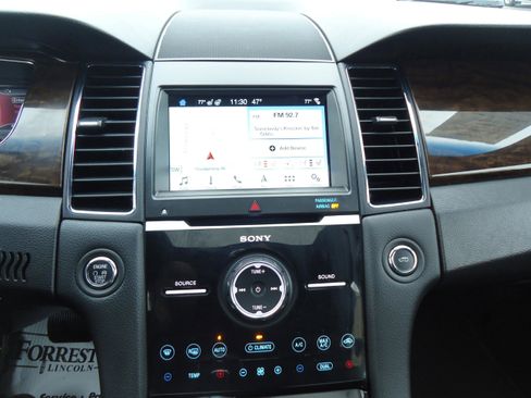 Used 2018 Ford Taurus Limited w/ Driver Assist Package image 15