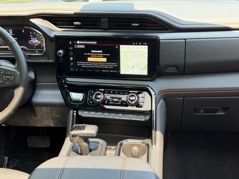 Used 2025 GMC Sierra 1500 AT4 w/ AT4 Premium Package AWD/4WD image 13