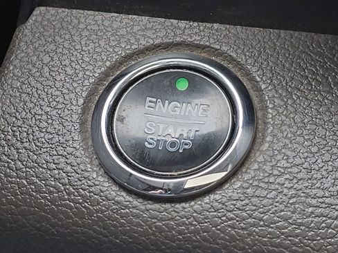 Used 2020 Ford Expedition XLT w/ Equipment Group 202A AWD/4WD image 5