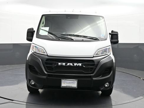 Used 2025 RAM ProMaster 2500 w/ Convenience Group FWD image 8