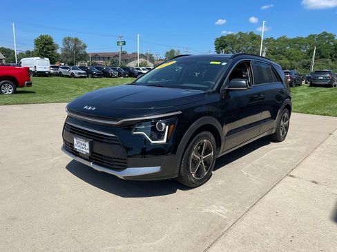 Used 2023 Kia Niro EX FWD image 2